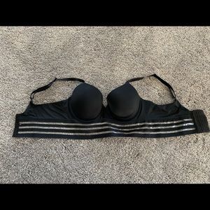 New Victoria’s Secret T-shirt lined demi bra.